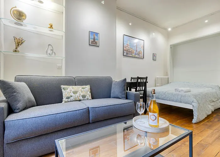 La Belle Parc Monceau Zajazd Paryż